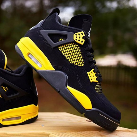 🌸 Air Jordan 4 AJ4 Black and Yellow Thunder Gong 2023 Edition Basketball shoes - Picture 2 of 4
